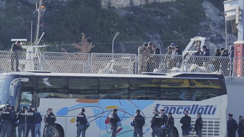 RÄNNE ⟩ Brüssel andis rohelise tule väljapoole ELi piire migrandikeskuste rajamiseks