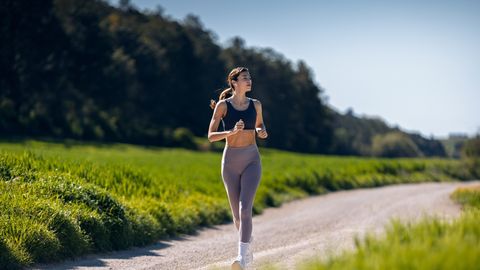 TESTI OMA VORMI ⟩ Naised peaksid jooksma 5 kilomeetrit just sellise ajaga