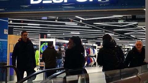 Venemaa spordikaupade poed sulevad uksi