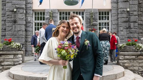 Maagiline kuupäev tõi Tallinna Õnnepaleesse kümneid abiellujaid