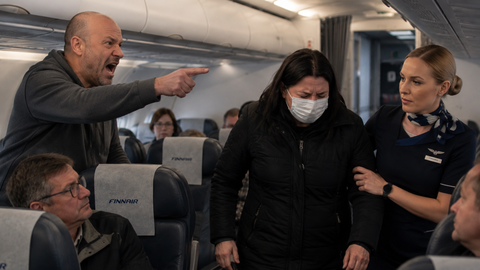 EBAÕIGLANE OTSUS? ⟩ «Ta karjus: hantaviirus! Hantaviirus!» Finnair viskas pardalt maha äsja vähist tervenenud naise.