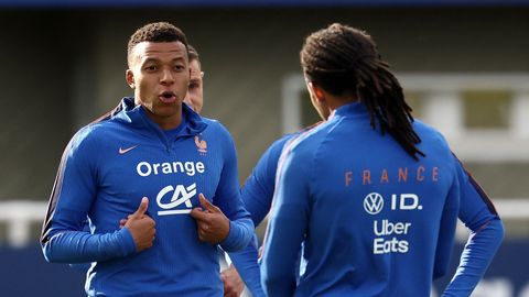 Prantsusmaa koondises keeb juba enne MMi algust: Mbappe kurjustas alaliidu kallal