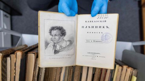 Tartustki vene kirjandusklassikat varastanud seitse grusiini astuvad Pariisis kohtu ette