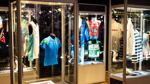 GALERII ⟩ Spordimuuseumis saab näha Tõnis Niinemetsa kogutud esemeid tippudelt