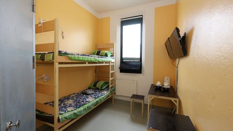 FOTOD ⟩ Rootsi vangid saavad kõik isikliku teleri