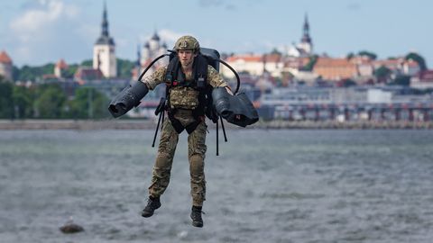 GALERII ⟩ Tallinna kohal nähti lendavat meest
