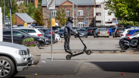 Elektritõukeratas: kas trendikas mänguasi või pilet intensiivravisse?
