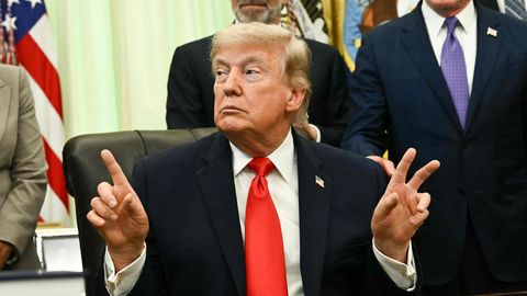 USA president Donald Trump tähistab 80. sünnipäeva vabavõitlust vaadates