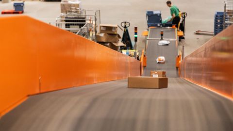 VÄIKESAADETISTE TOLLIMAKS ⟩ Omniva selgitab, kuidas seda tasuda ja vältida pettuseid