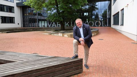 Kahtmoodi koolikriis: Kambja vallas jääb lapsi üle, Tartus jääb koole üle