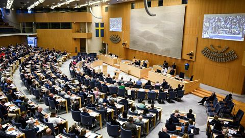 Rootsi saadab probleemse käitumisega migrandid riigist välja