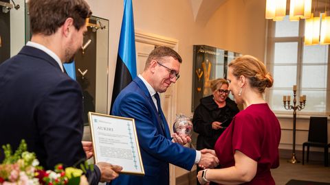FOTOD ⟩ Eesti arengusse panustajad pälvisid regionaalmaasika