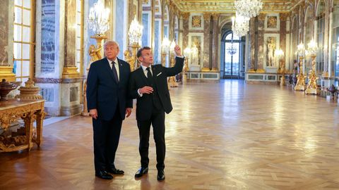 Macron kasutas Trumpi mõjutamiseks Versailles’ kullasära, peegleid ja ajalugu