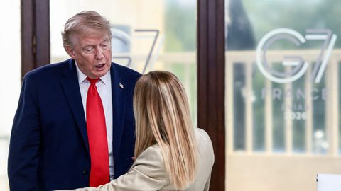 SUHTED KARIL ⟩ Itaalia peaminister nimetas Trumpi väidet pildi anumisest täielikuks väljamõeldiseks