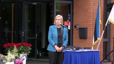 TEET KORSTEN ⟩ Minister Kallase seiklused Nõukogude kultusseriaalis