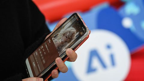 MERIKE SISASK ⟩ Mis teha, kui laps armub juturobotisse?