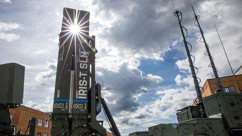 FOTOD ⟩ Kaitsevägi sai kätte esimese Saksamaalt hangitud keskmaa õhutõrjesüsteemi