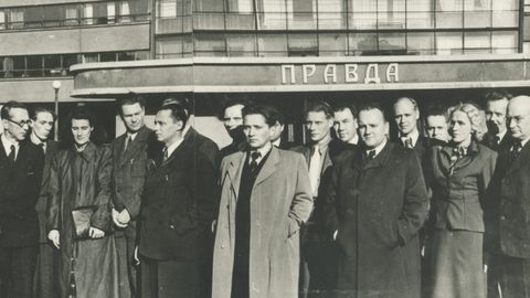 AJALUGU ⟩ Eesti kirjanikud kui stalinistliku kurjusesüsteemi insenerid – ENSV kirjanduse dekaad Moskvas 1950
