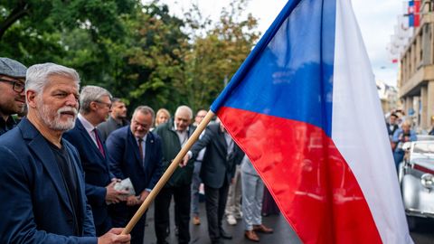 Tšehhi valitsus keelas presidendil NATO tippkohtumisele minna