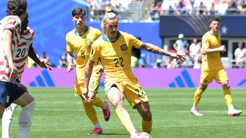 Viik tagas Austraaliale edasipääsu, Paraguai jääb oma saatust ootama