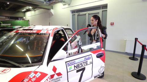 VIDEO ⟩ «Täiesti uskumatu!» Vaata, milline näeb välja ralliauto sisemus