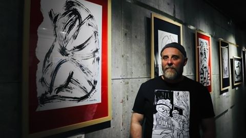VENE SÕJALAEV, KÄI P....E! ⟩ Jõhvis sündinud plakatikunstnik pälvis Ukraina presidendilt riikliku tunnustuse
