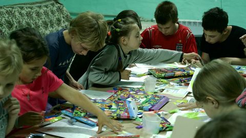 POSTIMEES UKRAINAS ⟩ Eesti humanitaarabi aitab sõjast räsitud ukrainlastel taastada turvatunnet