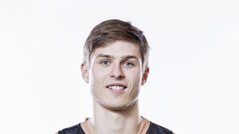 Pärnu korvpallimeeskond tugevdab ridu Läti keskmängijaga