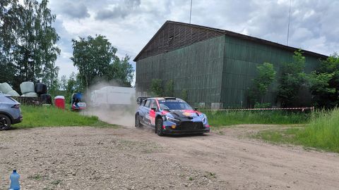 PILDID ⟩ Lõuna-Eestis testisõitu tegev Thierry Neuville: loodame Rally Estoniaks kuiva ilma