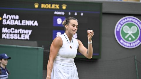Arõna Sabalenka nõuab Wimbledoni ajaloolise reegli tühistamist: «See teeb mulle haiget»