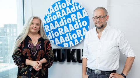 HÄMMING ⟩ Uus hommikuduo Kuku raadios tekitab kuulajates küsimusi juba esimesest saatest alates: kas ei tundu kuidagi kummaline?