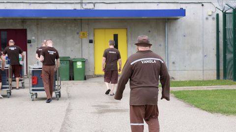 Rootsi vangide Eestisse saatmise plaan langes Rootsis terava kriitika alla