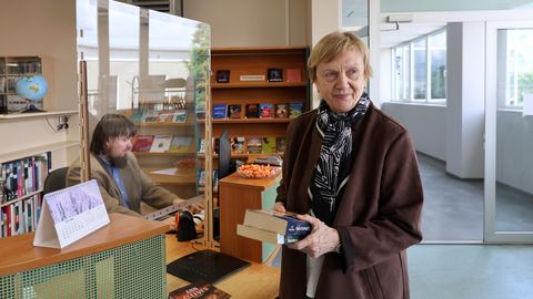 Karlova-Ropka raamatukogu paistab uues kohas silma avarusega