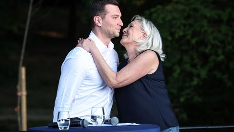 MURDEPUNKT ⟩ Le Peni homne kohtuotsus annab Prantsuse presidendivalimistele uue käigu