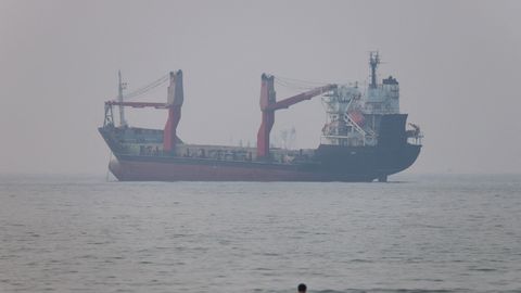 Läheb jälle lahti: Hormuzi väinas tabamuse saanud LNG-tanker sai kõvasti kahjustada