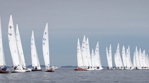 Eesti purjetajad saavutasid Draakon-klassi jahil Euroopa meistrivõistlustel harrastajate hõbemedali