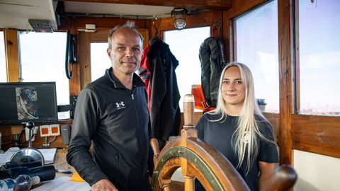 GALERII ⟩ «Kas see on piraadilaev?» Ajaloolised purjelaevad ja väikesed paadid vallutasid Tallinna lahe mereparaadil