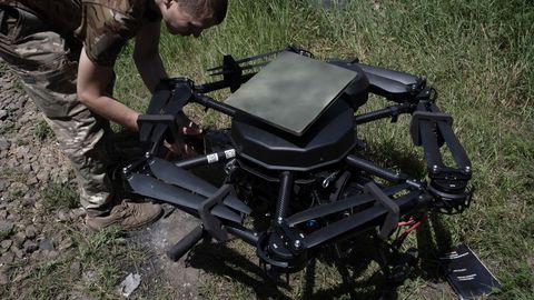 Isapuhkusel Briti programmeerija lõi Ukrainale tehisintellektil põhineva drooniarmee