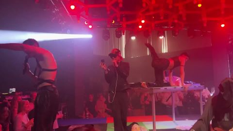 FOTOD JA VIDEO ⟩ Miljonärid, ministrid, koerad ja «Mu vend on lesbi» – mis toimub Jänedal festivalil, millest pole kuulnudki?