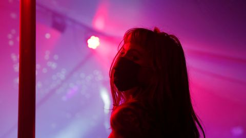 KOHALIK VAADE ⟩ Z-põlvkonna tõeline «Seks ja linn» rahuldab fetišeid ja aitab leida elu armastust