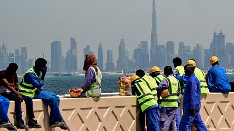 ARVAMUS ⟩ Päike, pilvelõhkujad ja orjatöö – sinu Dubai lennupilet aitab kaasa tänapäevasele orjandusele