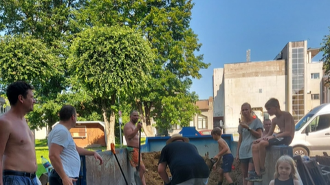 KLÕPS ⟩ 10 tonni liiva sai tuppa tassitud