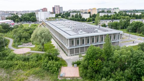 TALLINNA TIPP-PRÜGILA ⟩ Kandilise ringmaja uksed on lahti