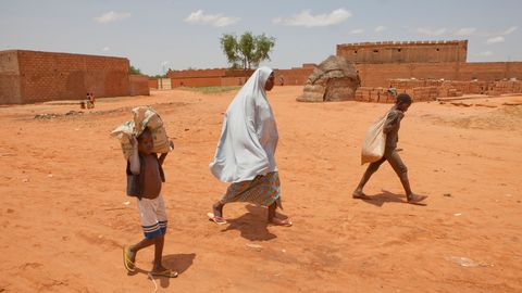 Suurbritannia kärbib arenguabi: mõnele Aafrika riigile väheneb toetus kuni 90 protsenti