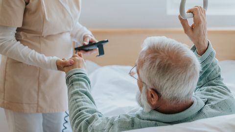 Dementse vanaisa ülestunnistus surivoodil šokeeris kogu perekonda