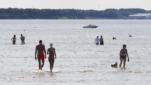 FOTOD JA VIDEO ⟩ Stroomi rannas kadunud inimese otsingud pole tulemust andnud