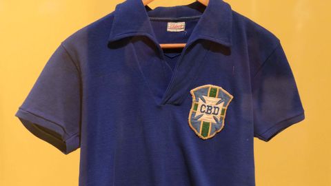 Pelé legendaarse mängusärgi hind jäi Maradona omale alla, aga müüdi ikkagi üüratu summa eest