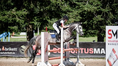 Ihastes võtavad mõõtu ratsasportlased