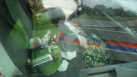 FOTOD JA VIDEO ⟩ Kohilas kolmele sõidukile otsa sõitnud väikebussist leiti rohkelt alkoholi