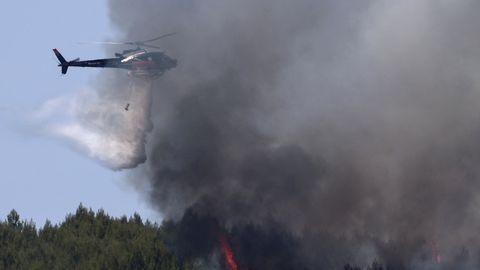 Lõuna-Prantsusmaal põgenevad sajad inimesed uue laastava maastikupõlengu eest